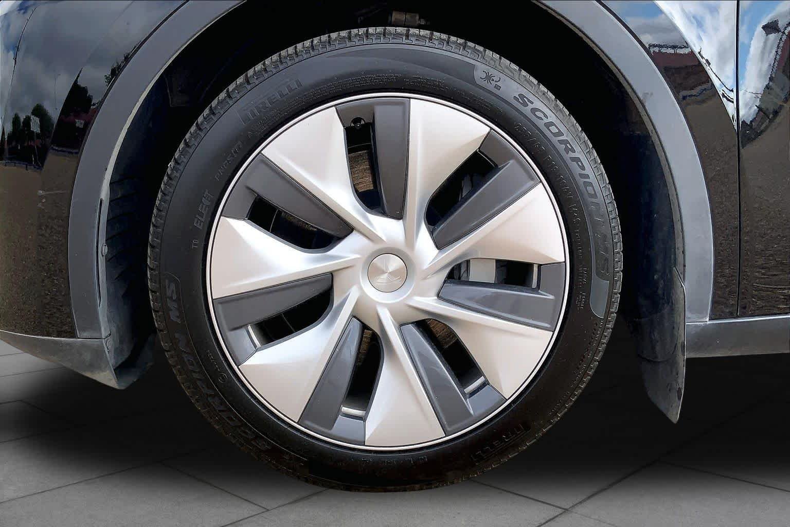 Used 2023 Pearl White Multi-Coat Tesla Long Range image 10