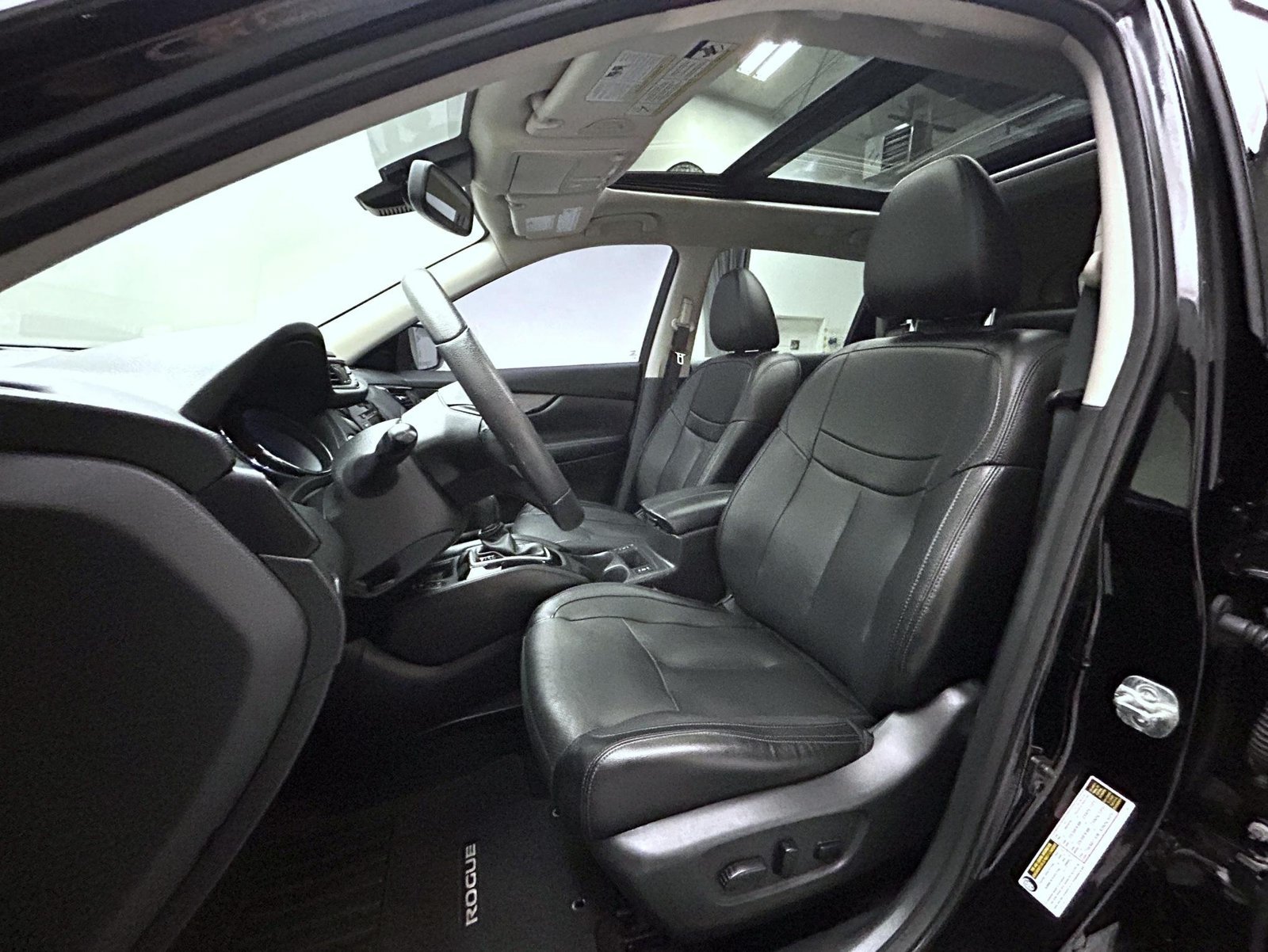 Used 2019 Black Nissan SL image 10