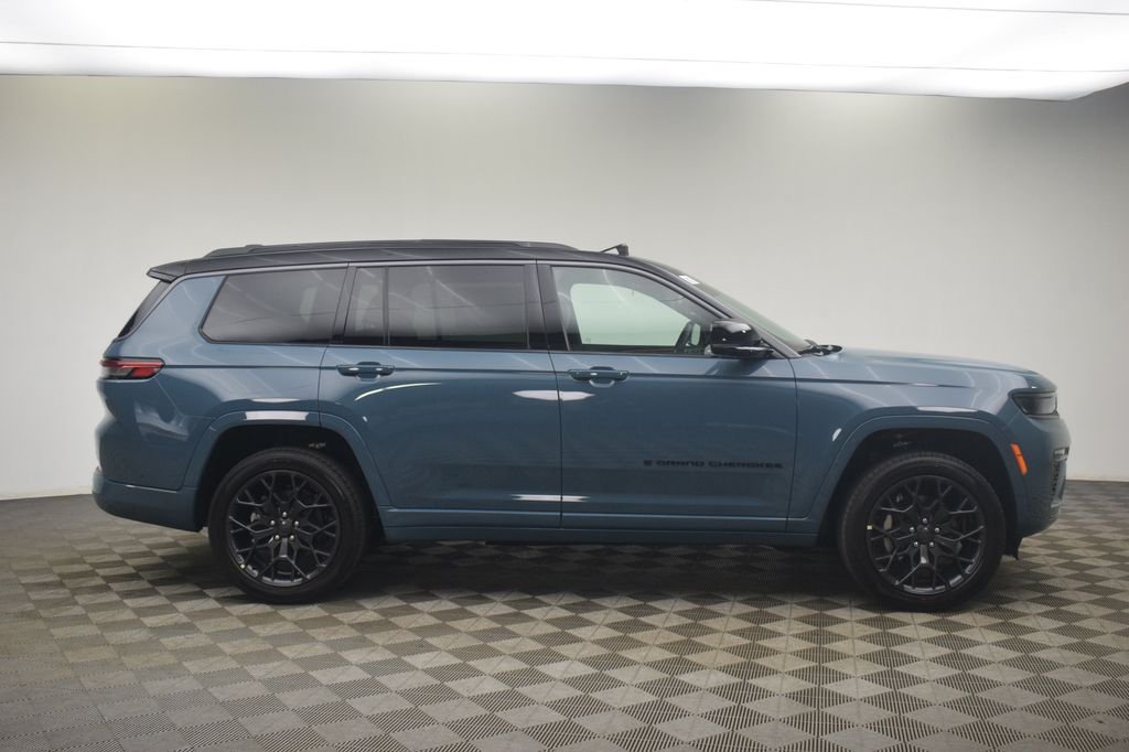 New 2026 Steel Blue Exterior Paint Jeep Summit image 3