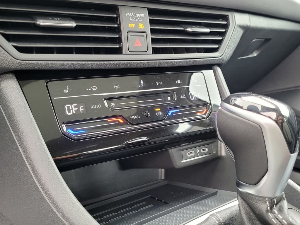 New 2026 White Volkswagen 1.5T SE image 19