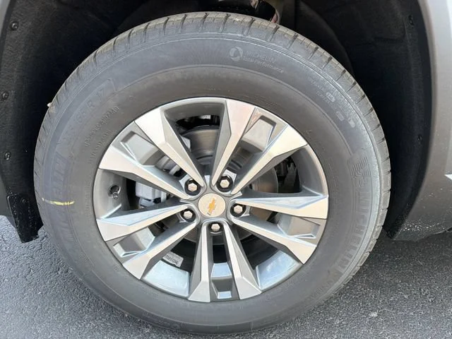 New 2027 Sterling Gray Metallic Chevrolet LT image 29