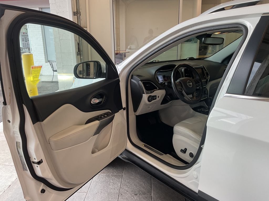 Used 2021 White Jeep Limited image 12