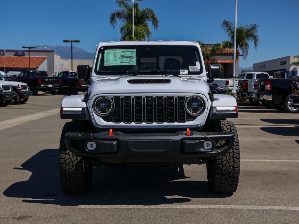 New 2026 Bright White Clear-Coat Exterior Paint Jeep Mojave image 8