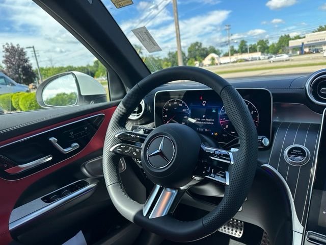 New 2026 Polar White Mercedes-Benz GLC 300 image 29