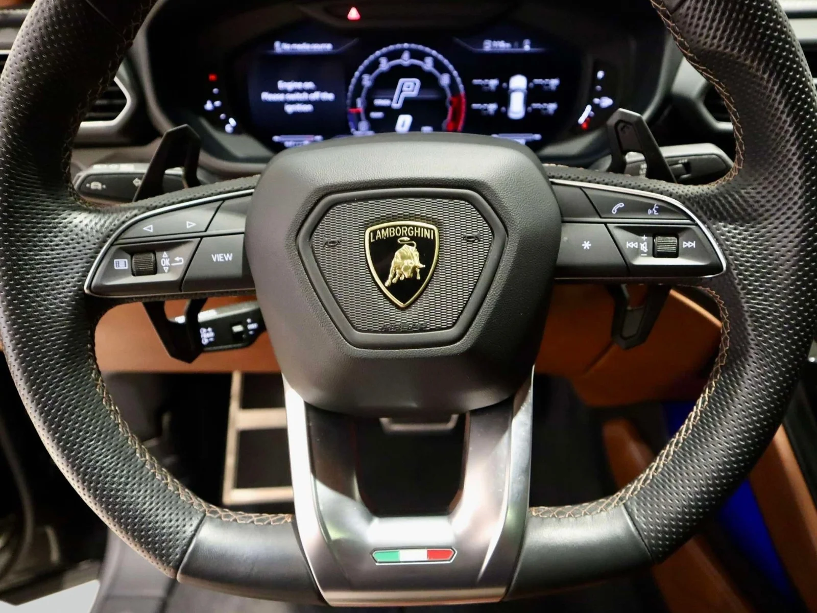 Used 2023 Black Lamborghini S AWD image 30
