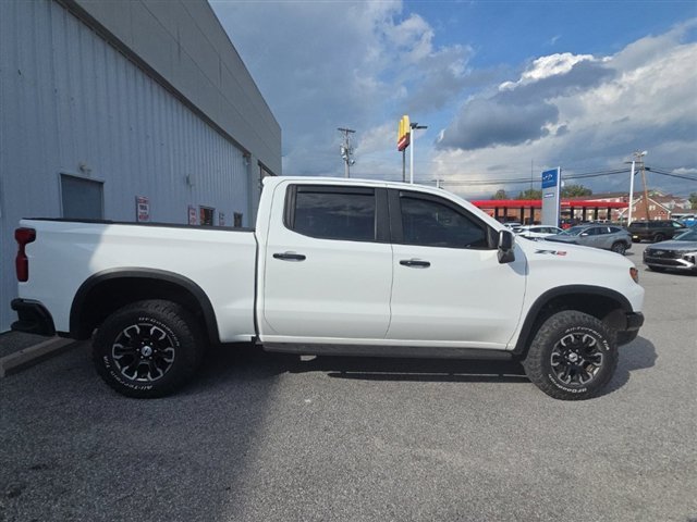 Used 2023 White Chevrolet ZR2 image 9