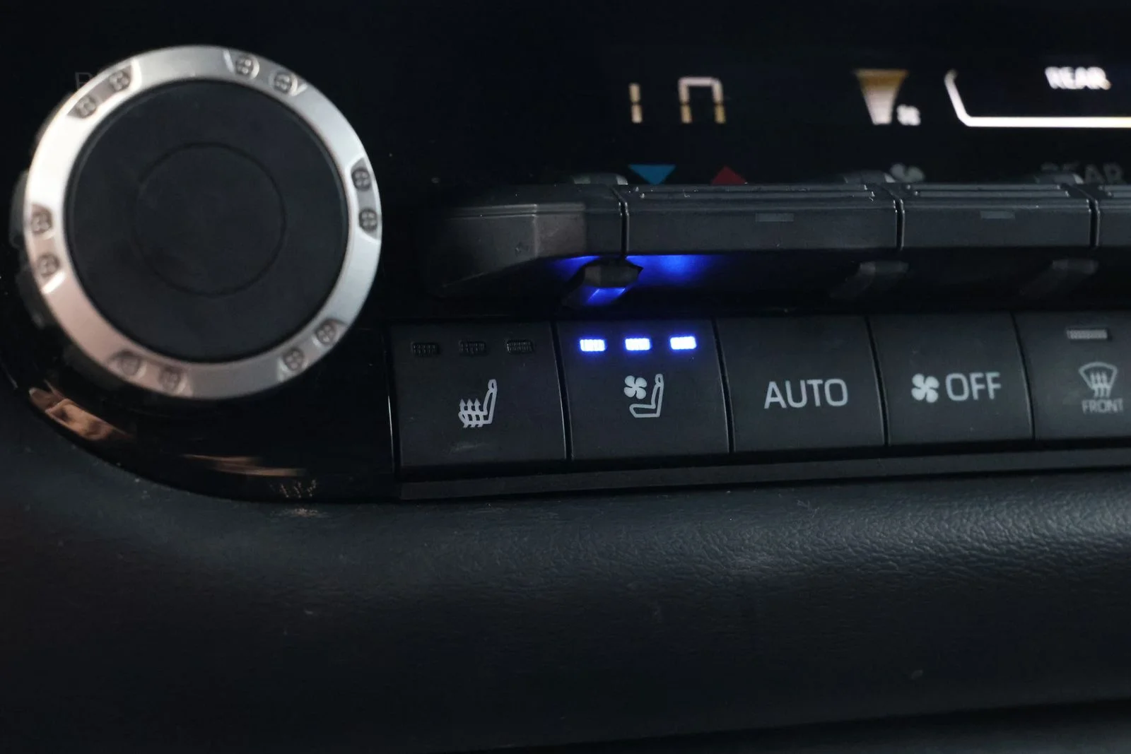 Used 2023  Toyota Platinum image 4