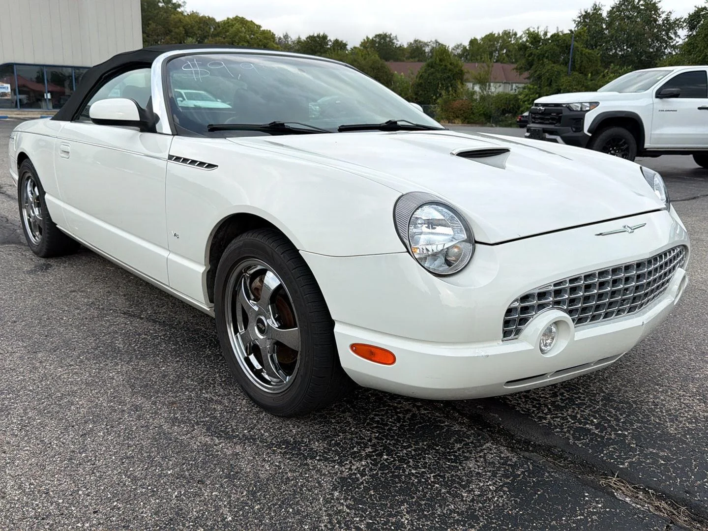 Used 2003 White Ford Premium image 3