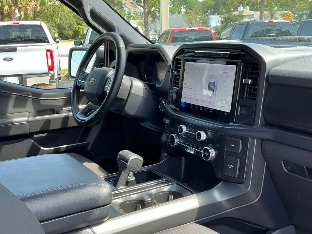 Used 2024 Blue Ford XLT image 23