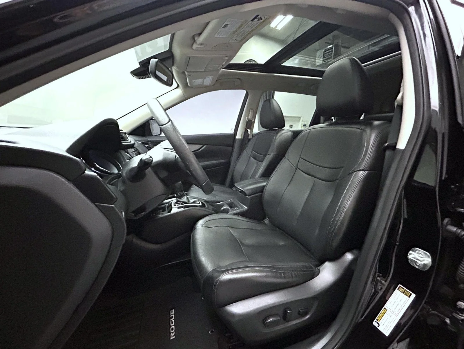 Used 2019 Black Nissan SL image 10