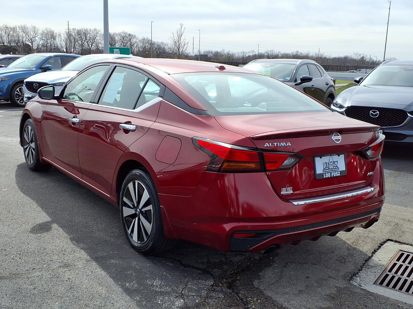 Used 2019 Nissan Altima SV with VIN 1N4BL4DW7KN321194 for sale in Creve Coeur, MO