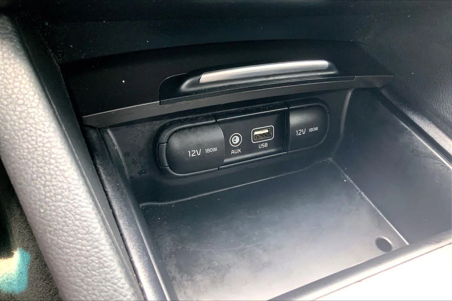 Used 2020 Sparkling Silver Kia LX image 28