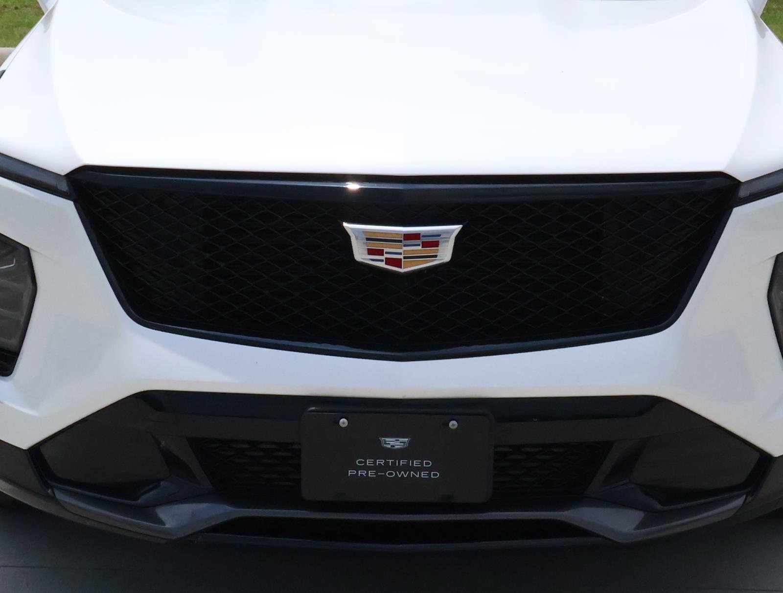 Used 2024 Crystal White Tricoat Cadillac Sport image 7