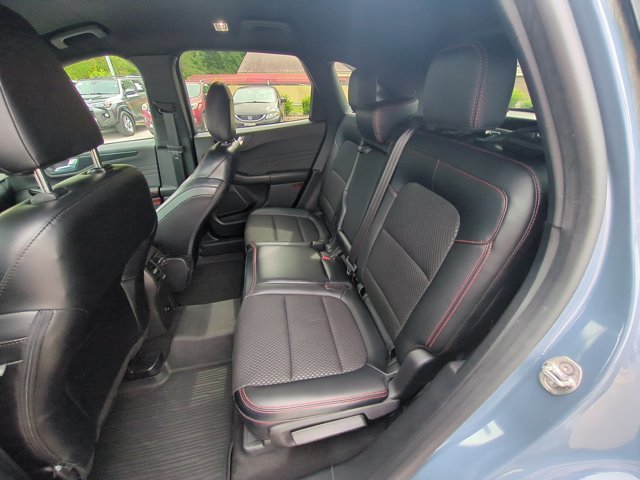 Used 2024 Vapor Blue Metallic Ford  image 31