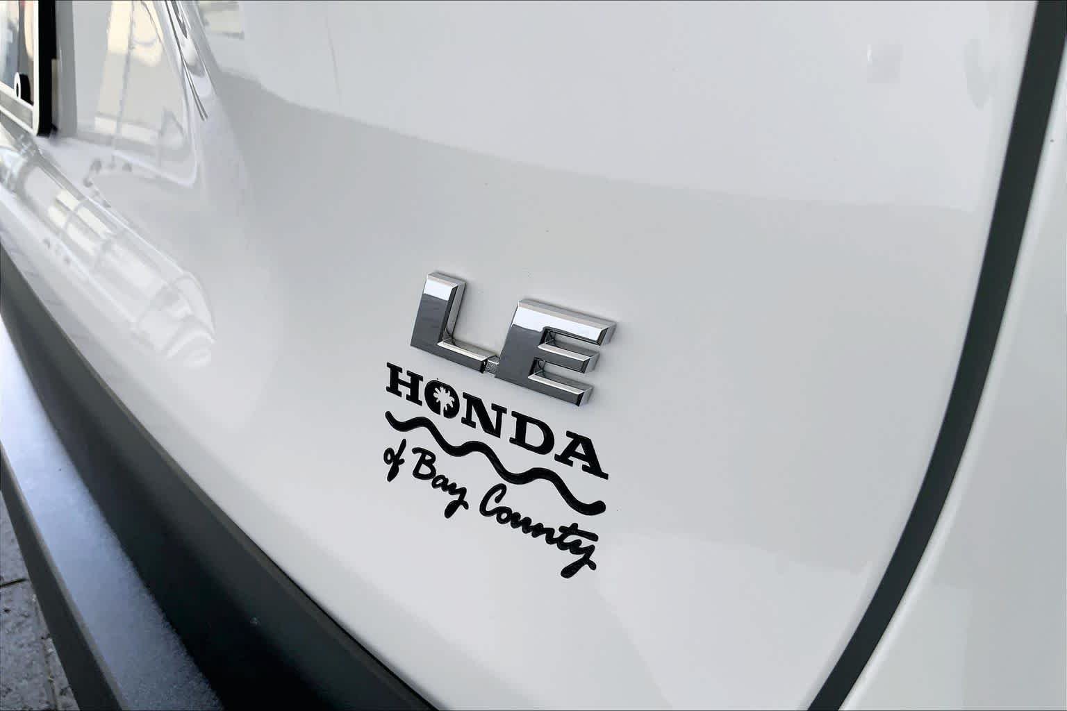 Used 2025 Ice Cap Toyota LE image 10