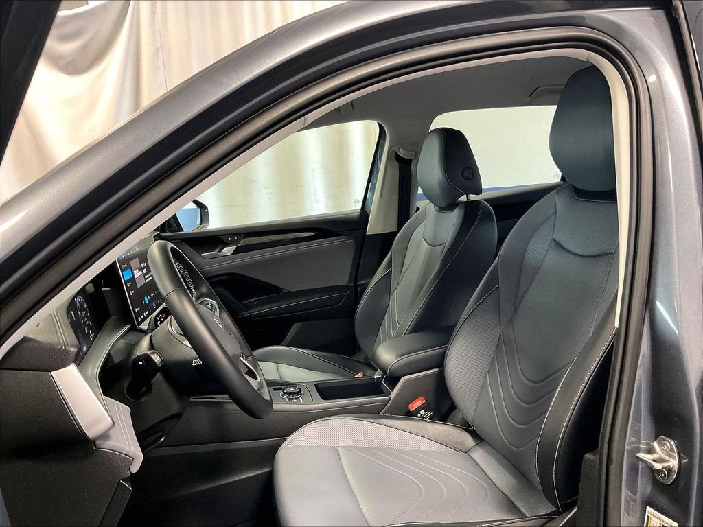 Certified Used 2025 Gray Volkswagen 2.0T SE image 10