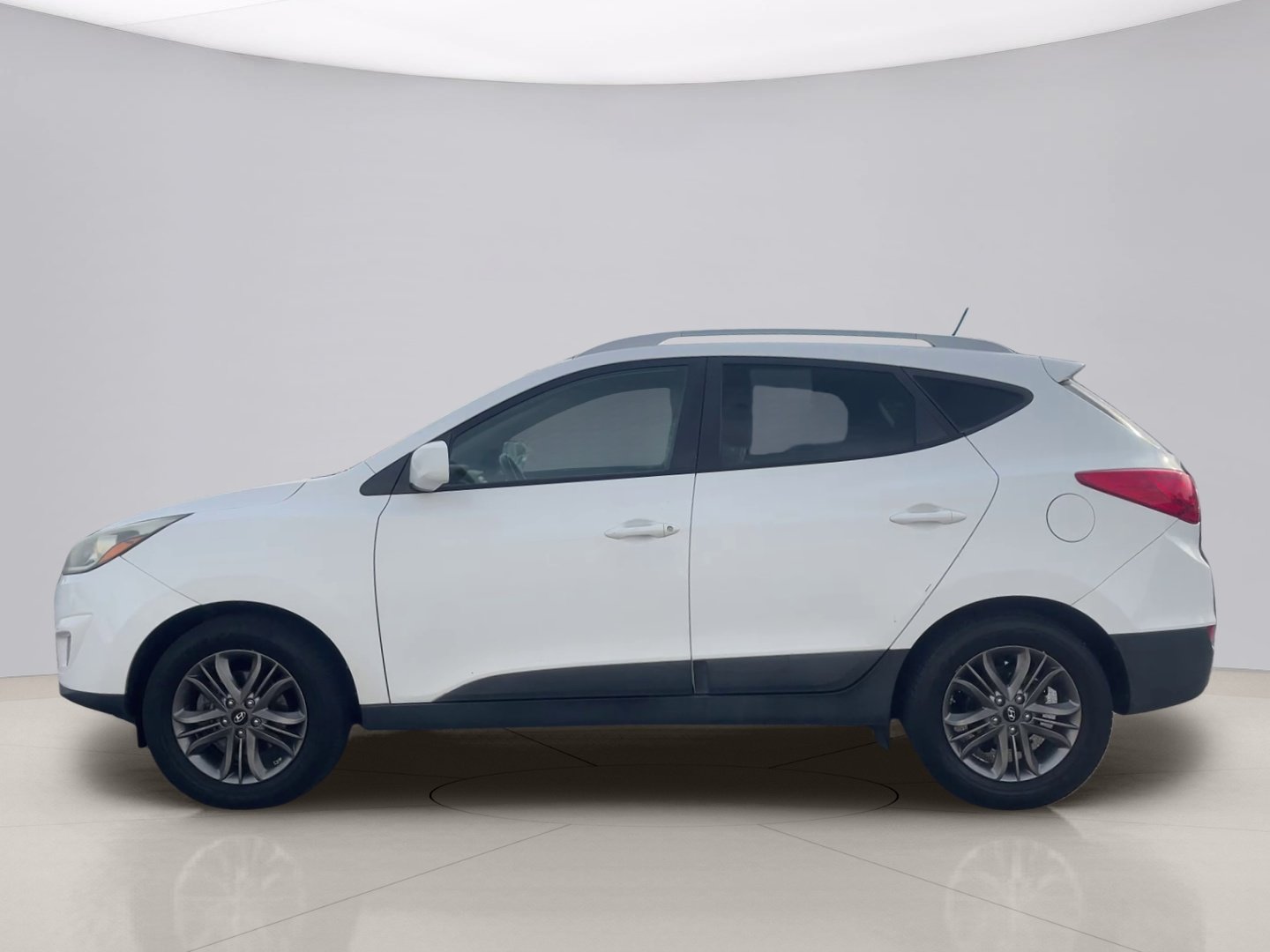 Used 2014 White Hyundai GLS image 3
