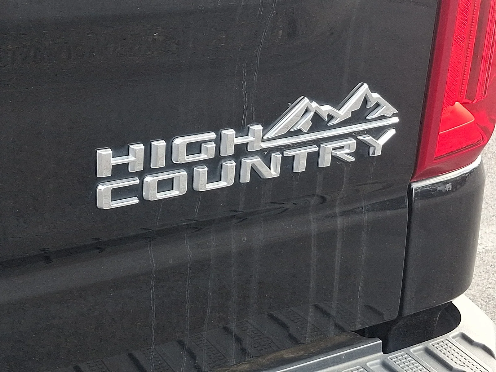 Used 2022 Mosaic Black Metallic Chevrolet High Country image 32