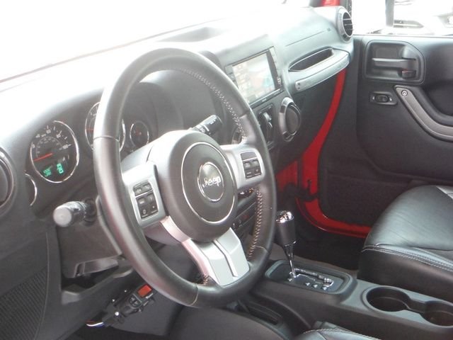 Used 2018 Red Jeep Unlimited Sport image 17