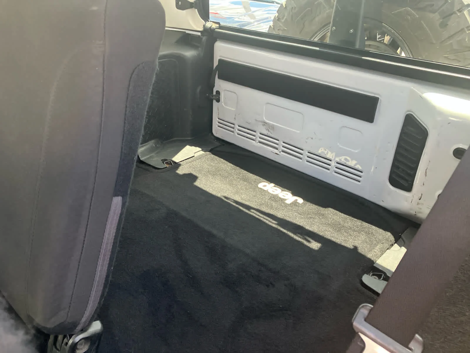 Used 2016 Bright White Clearcoat Jeep Sport image 31