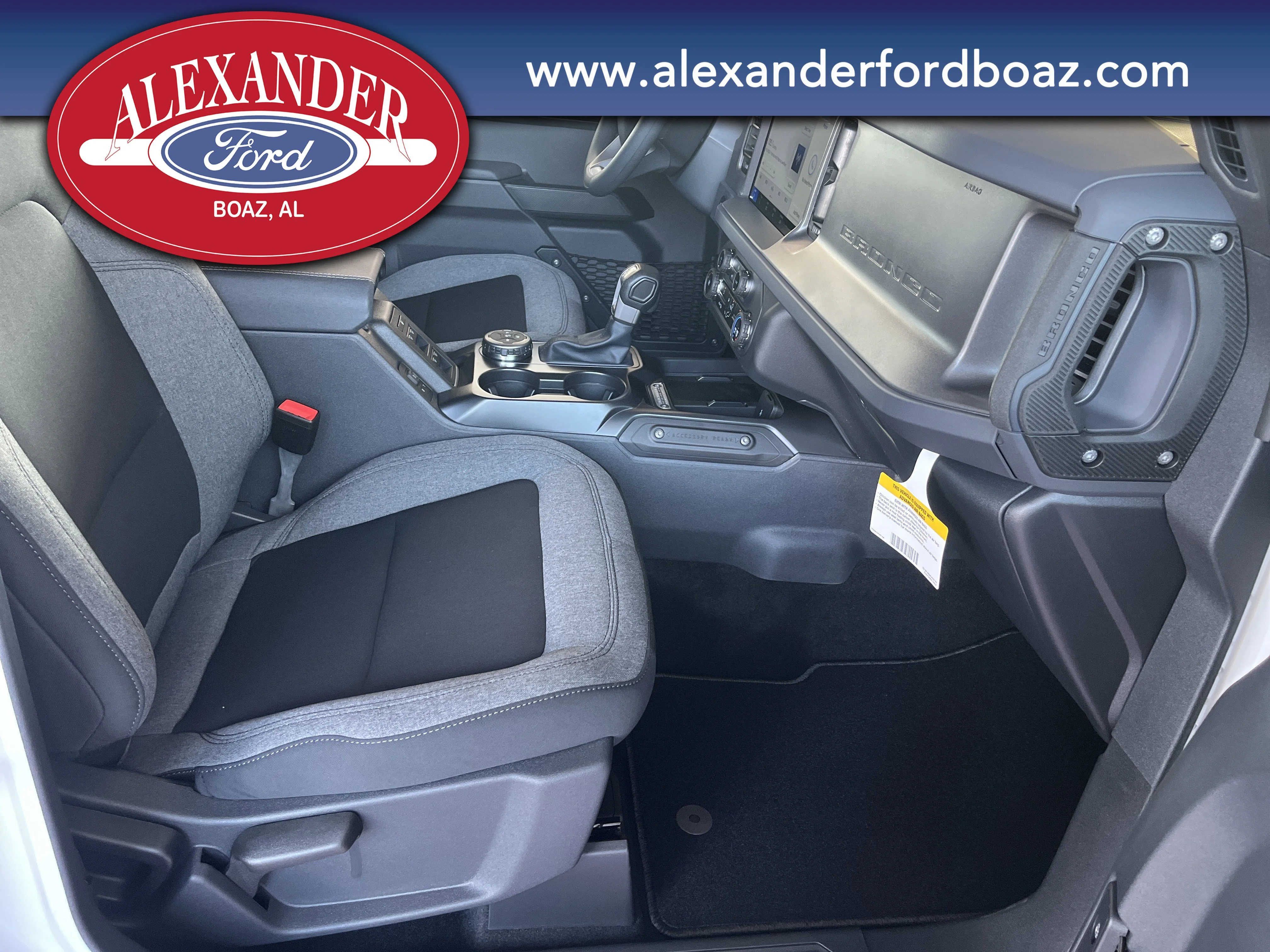2025 Ford Bronco 4-Door Base - Photo 13