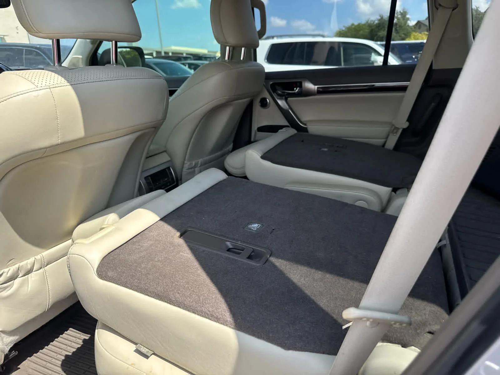 Used 2017 Silver Lining Metallic Lexus Luxury image 17