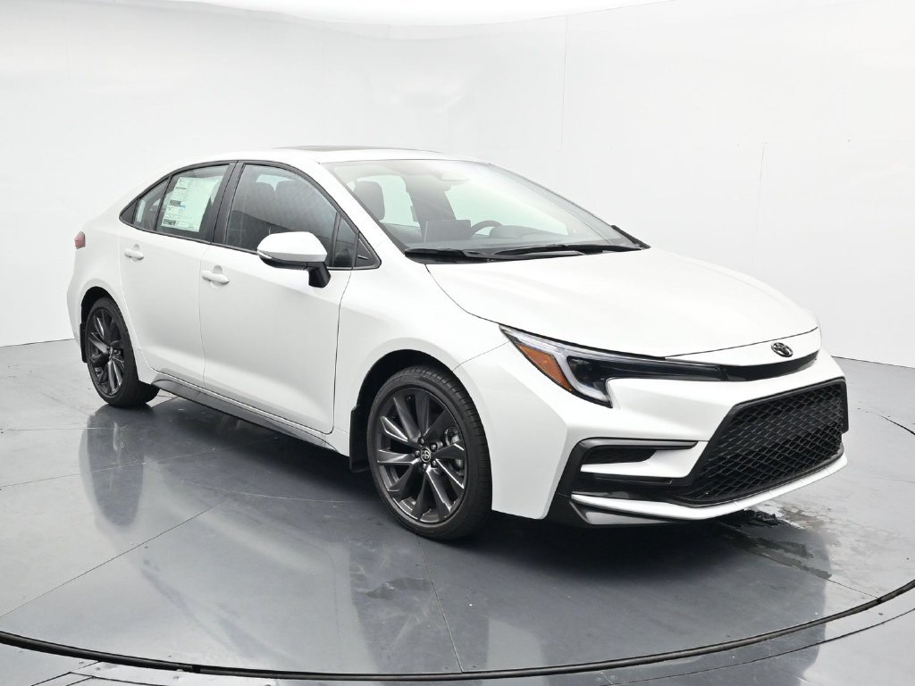 New 2026 Wind Chill Pearl <sup>1</sup> Toyota  XSE image 2