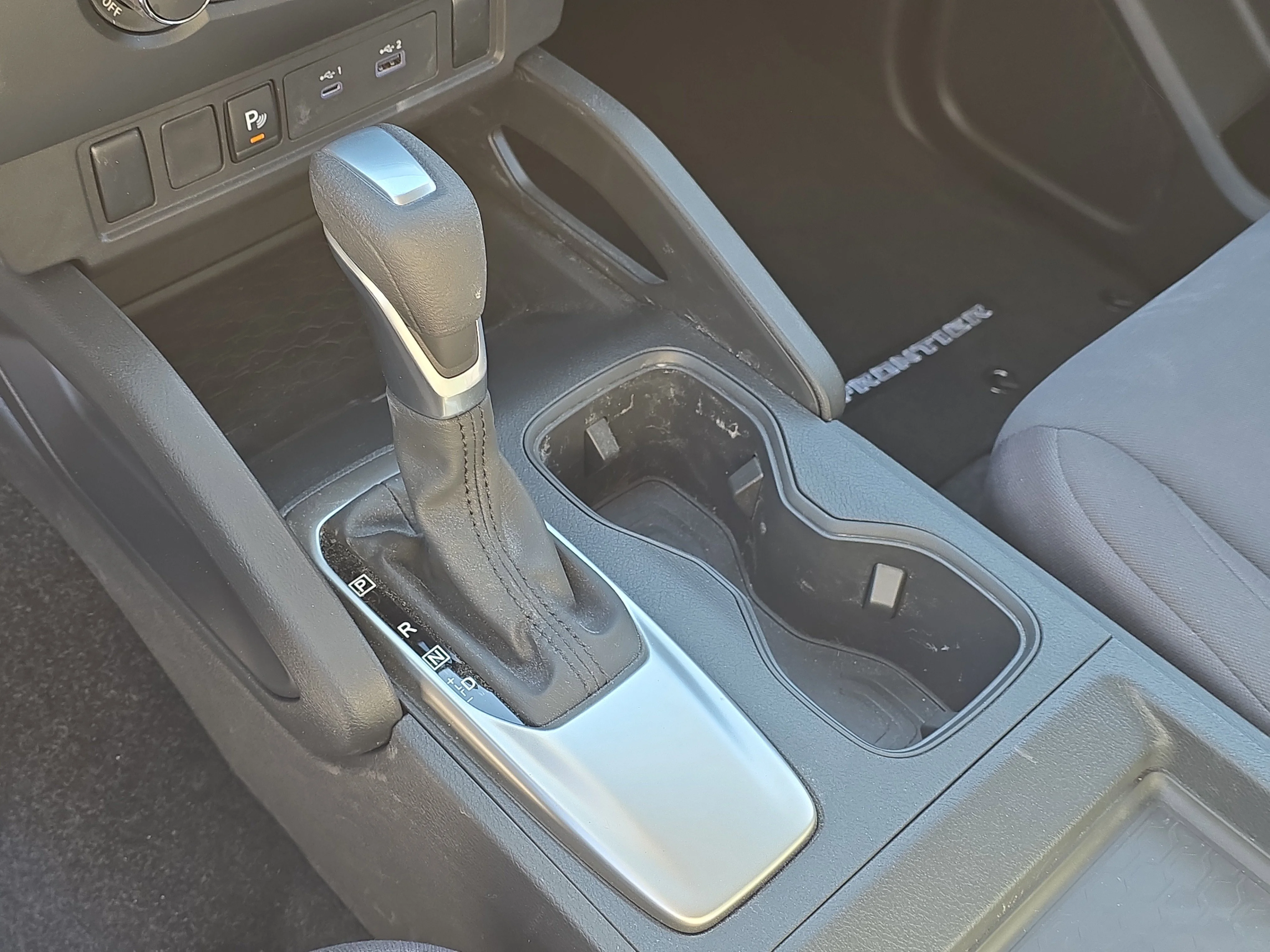 New 2026 Glacier White Nissan Crew Cab S image 25