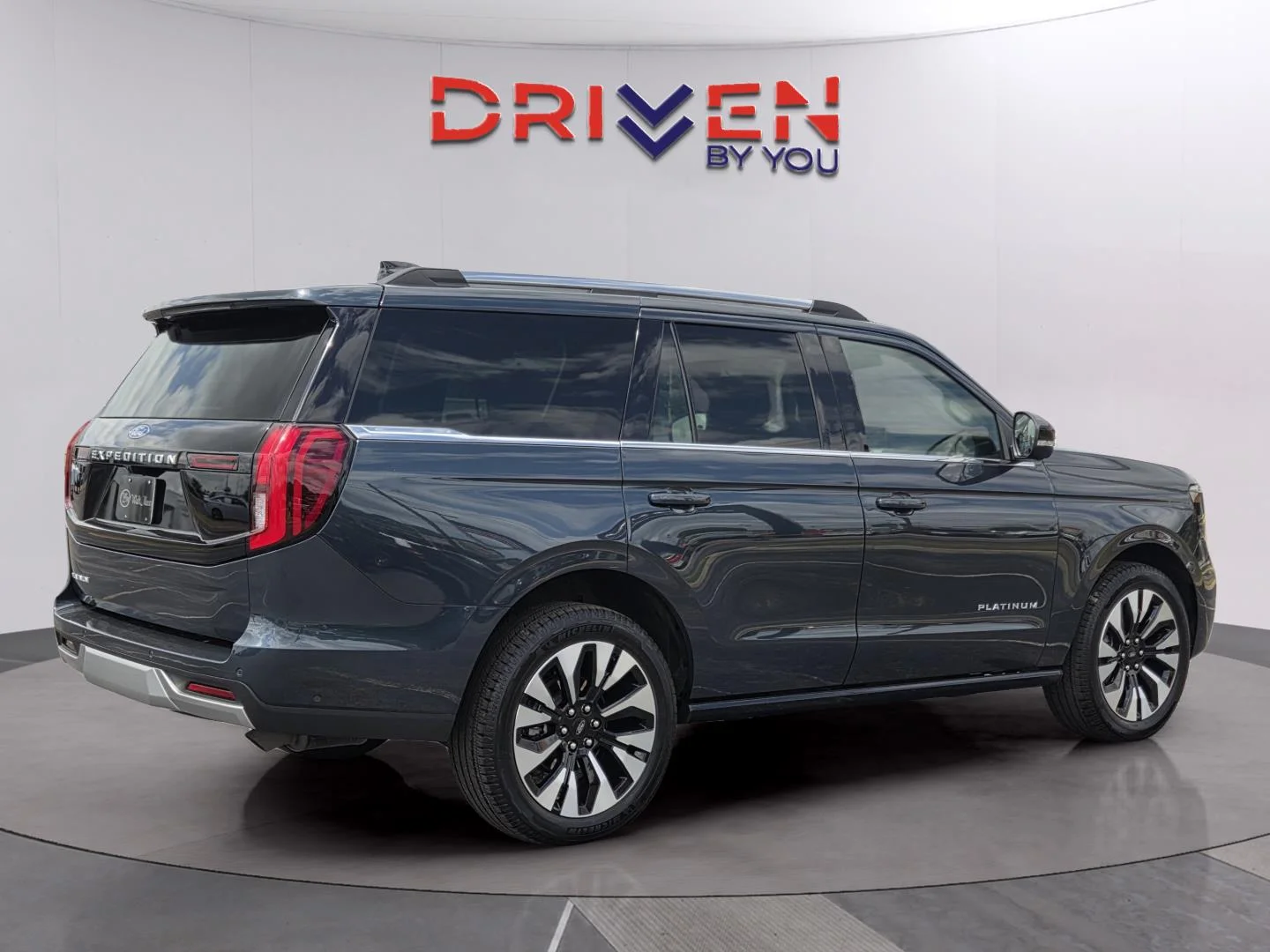 Used 2025 Stone Blue Ford Platinum image 5