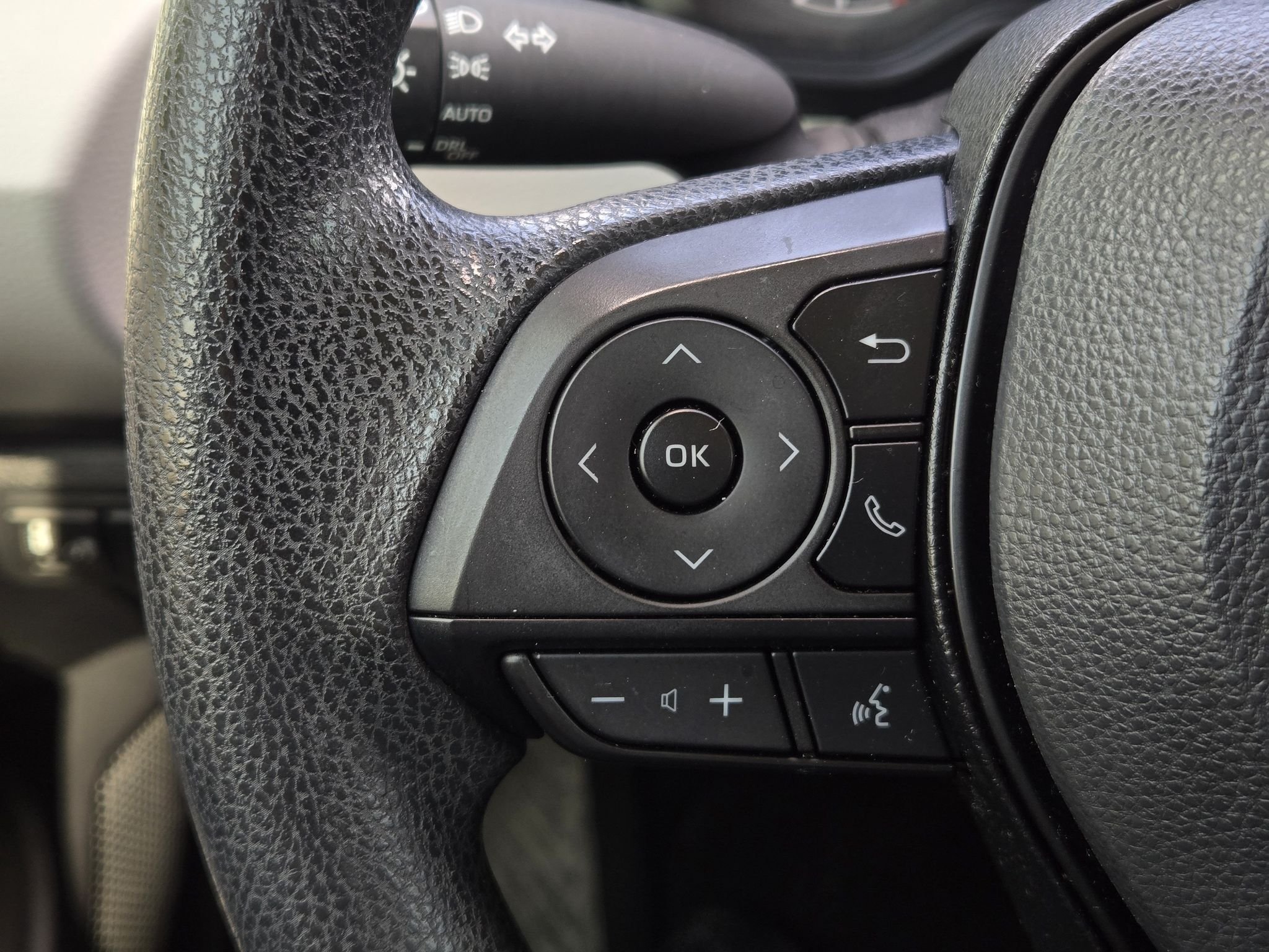Used 2022 Black Sand Pearl Toyota LE image 28