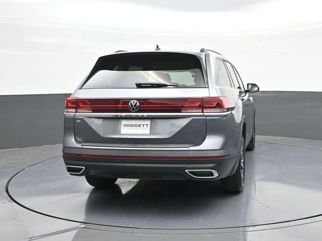 Used 2024 Platinum Gray Metallic Volkswagen 2.0T SE image 11