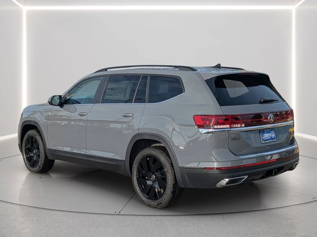 New 2026 Gray Volkswagen 2.0T SE w/Technology image 4