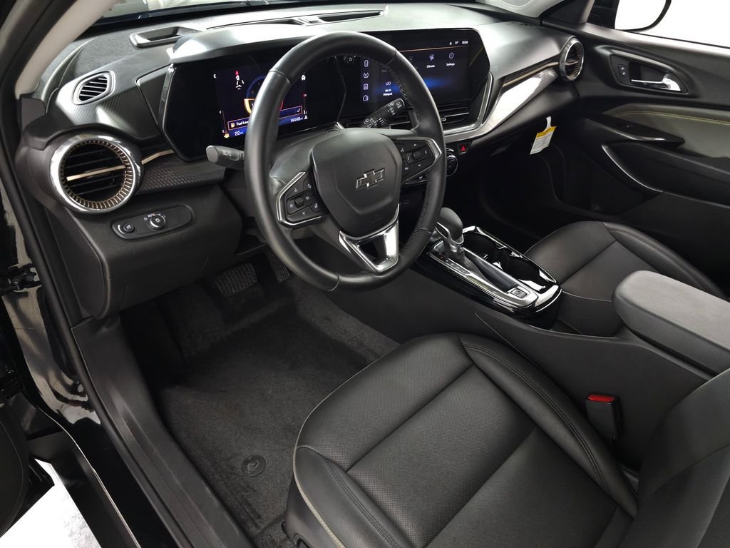 Used 2025 Mosaic Black Metallic Chevrolet ACTIV image 15