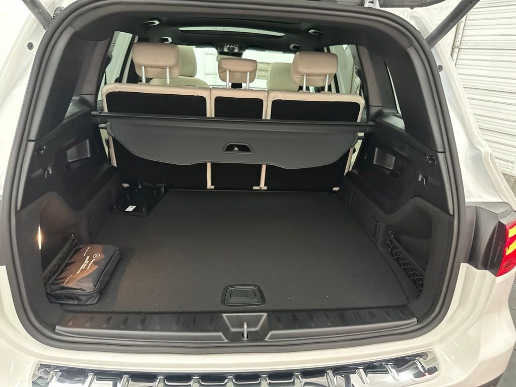 New 2026 Polar White Mercedes-Benz GLB 250 image 28