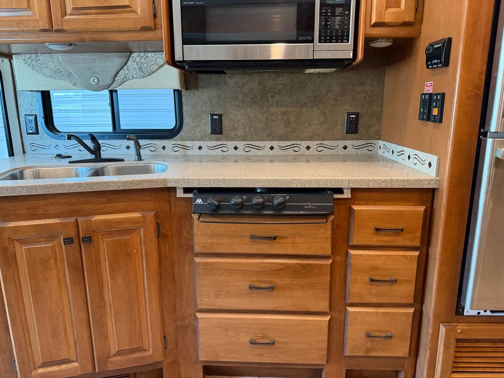 Used 2014  Tiffin  image 96