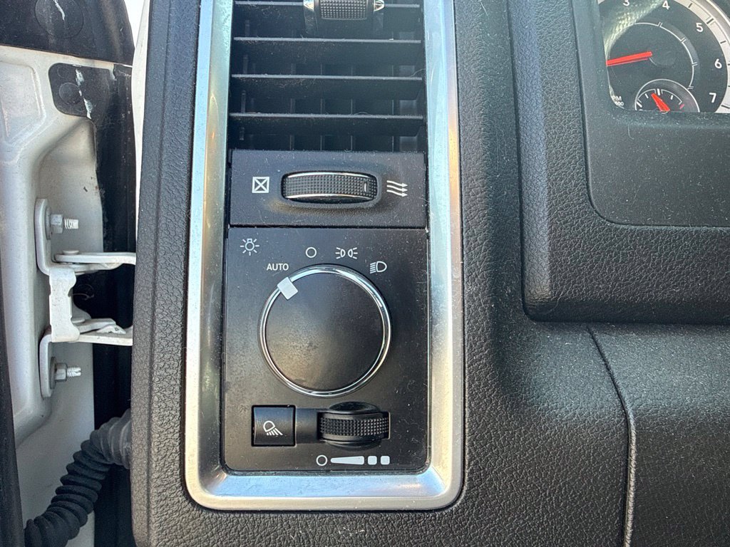 Used 2021 White Ram Warlock image 10