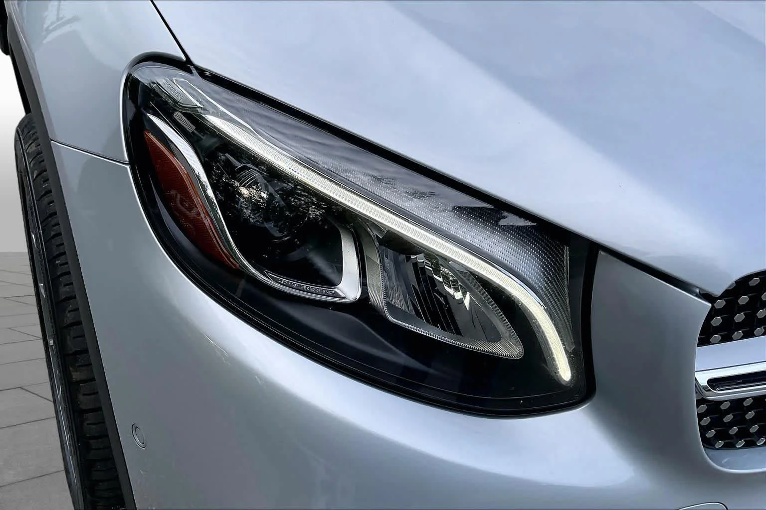 Used 2019 Iridium Silver Metallic Mercedes-Benz GLC 300 image 26