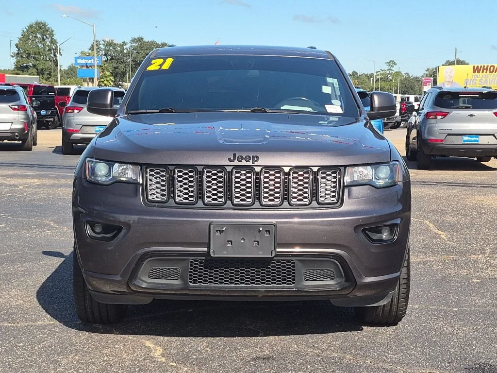 Used 2021 Gray Jeep Laredo X image 8