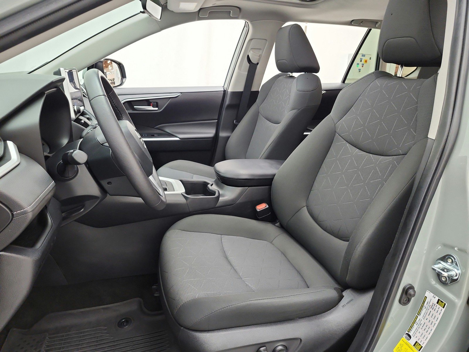 Used 2023 Lunar Rock Toyota XLE FWD (Natl) image 13