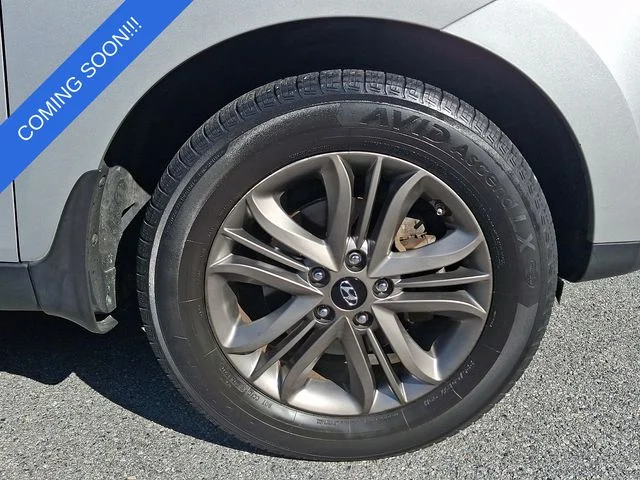 Used 2015 Silver Hyundai SE image 14
