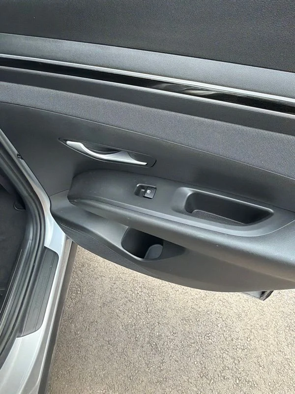 Used 2023 Silver Hyundai SEL image 12