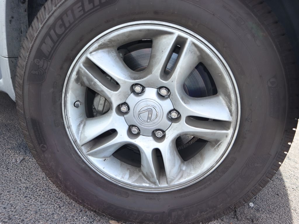 Used 2006 Titanium Metallic Lexus 470 image 15