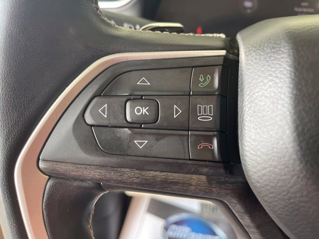 Used 2021  Jeep Limited image 22