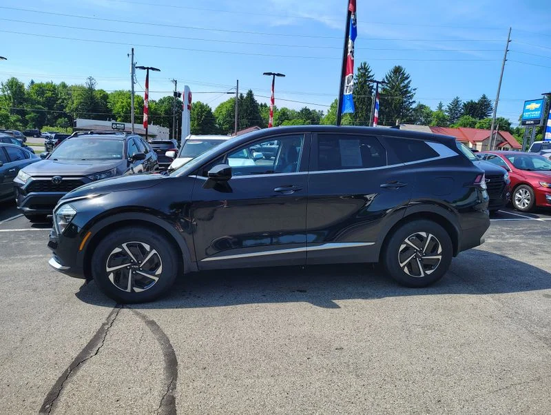 Used 2023 Black Kia LX image 8