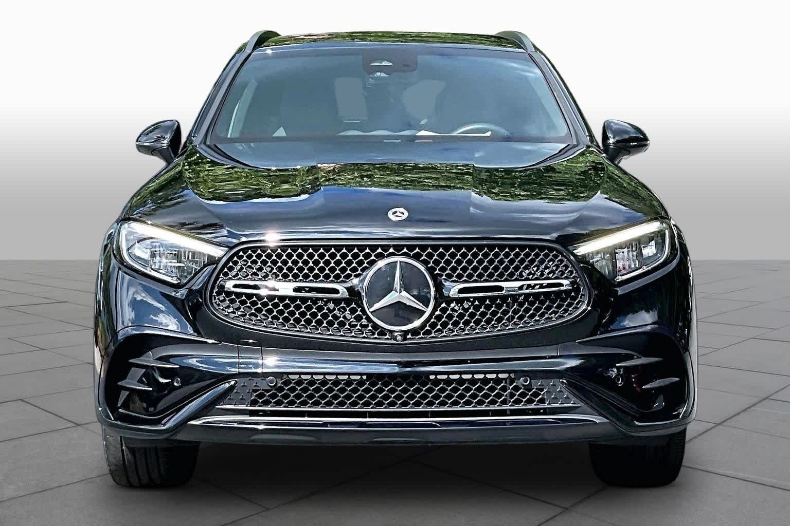 Certified Used 2024 BLACK Mercedes-Benz GLC 300 image 4