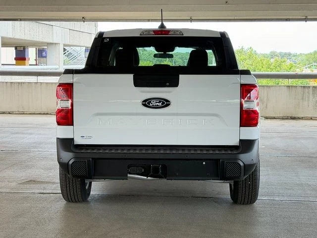 New 2025 Oxford White Ford XLT image 5