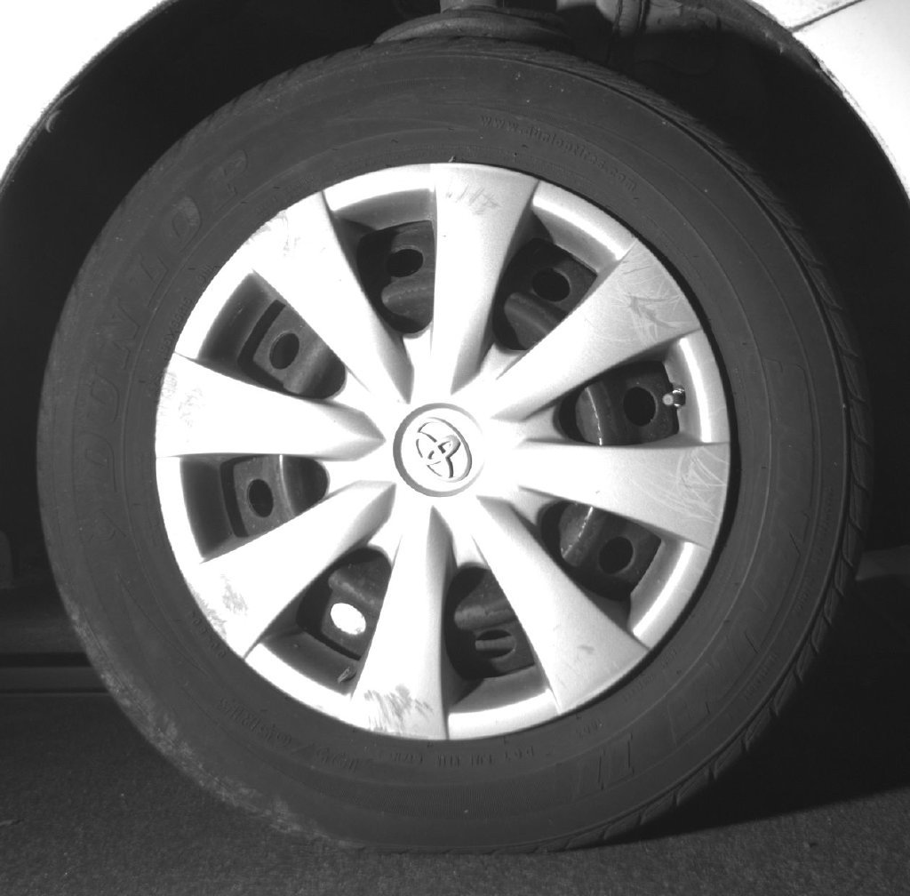 Used 2011 White Toyota LE image 23