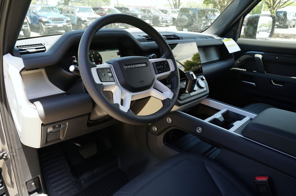 New 2026 Carpathian Grey Land Rover X-Dynamic SE image 14