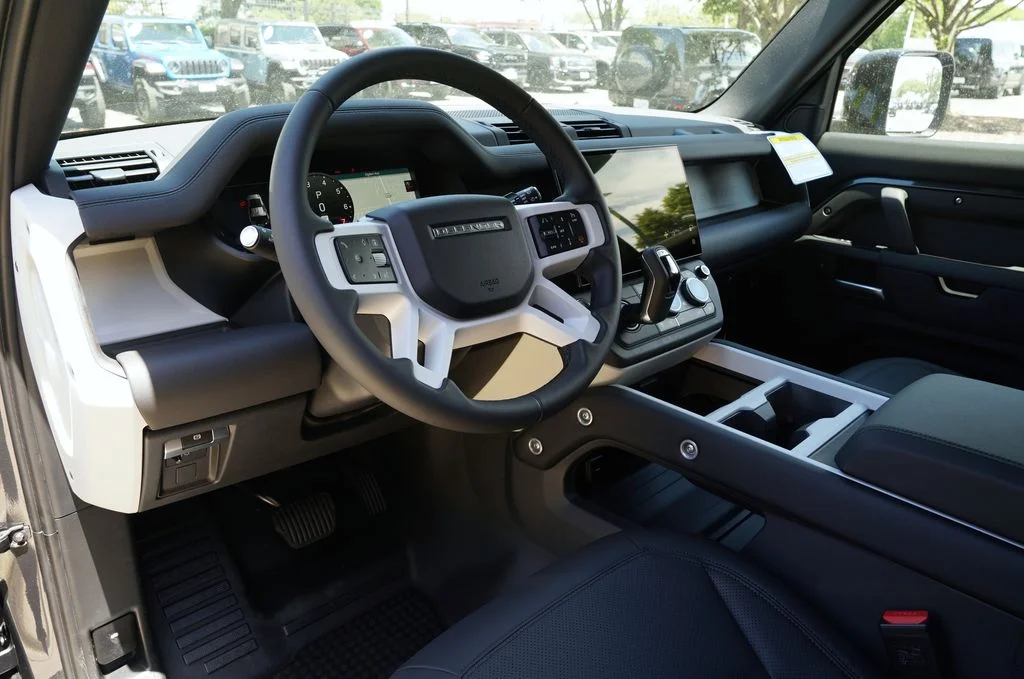 New 2026 Carpathian Grey Land Rover X-Dynamic SE image 14