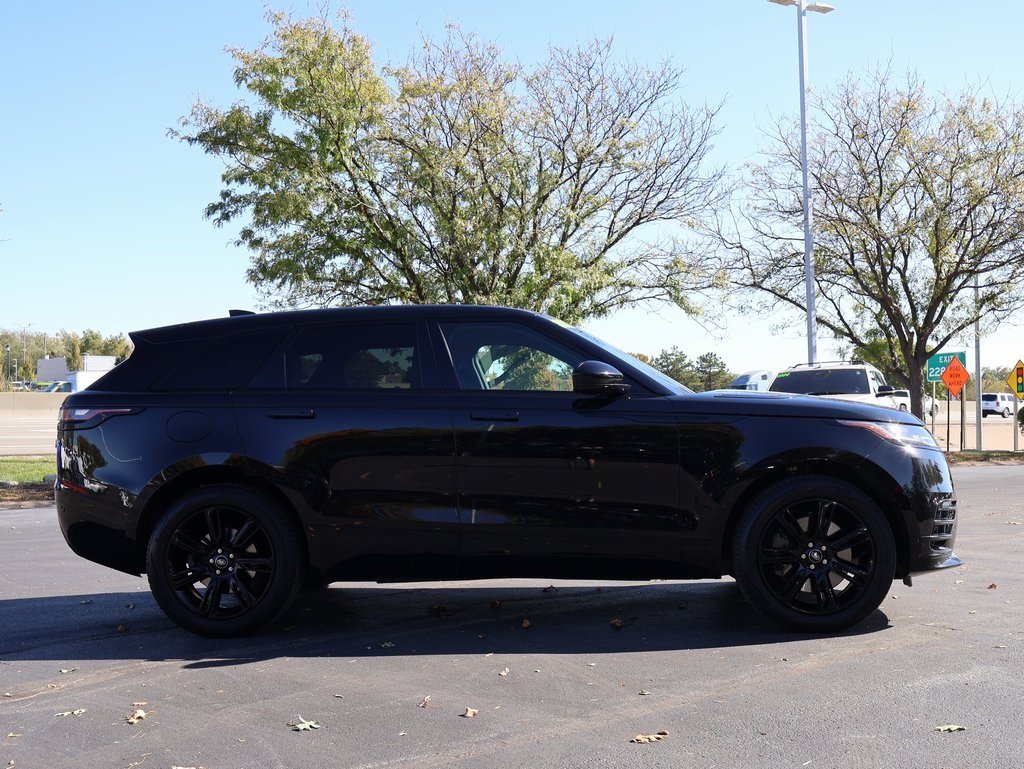 2023 Land Rover Range Rover Velar R-Dynamic S photo 4